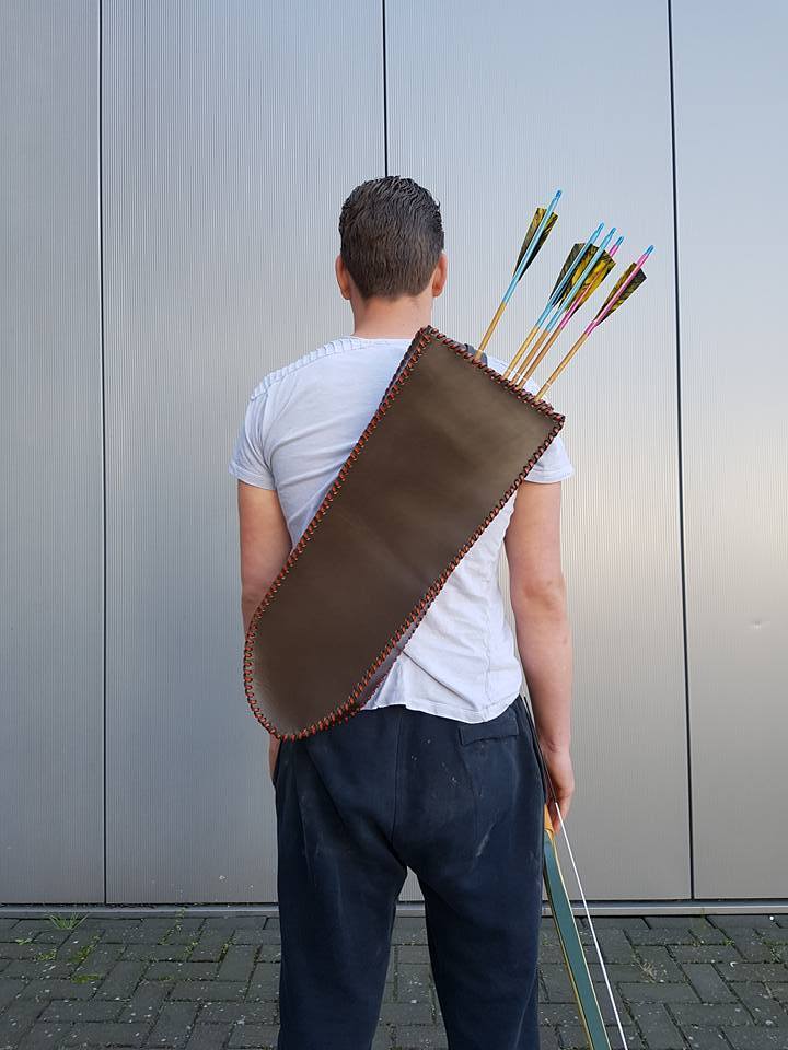 BACK QUIVER CLASSIC FLYNN STYLE ROBIN HOOD-Quiver-Fairbow-Left-Light-Fairbow