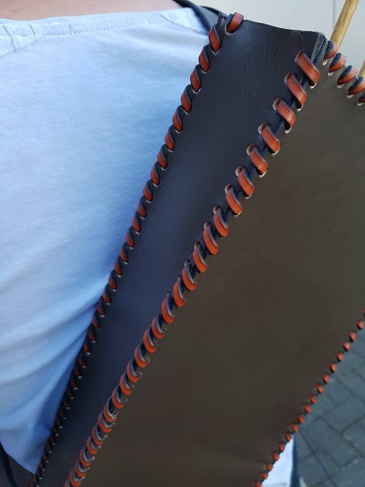 BACK QUIVER CLASSIC FLYNN STYLE ROBIN HOOD-Quiver-Fairbow-Left-Light-Fairbow