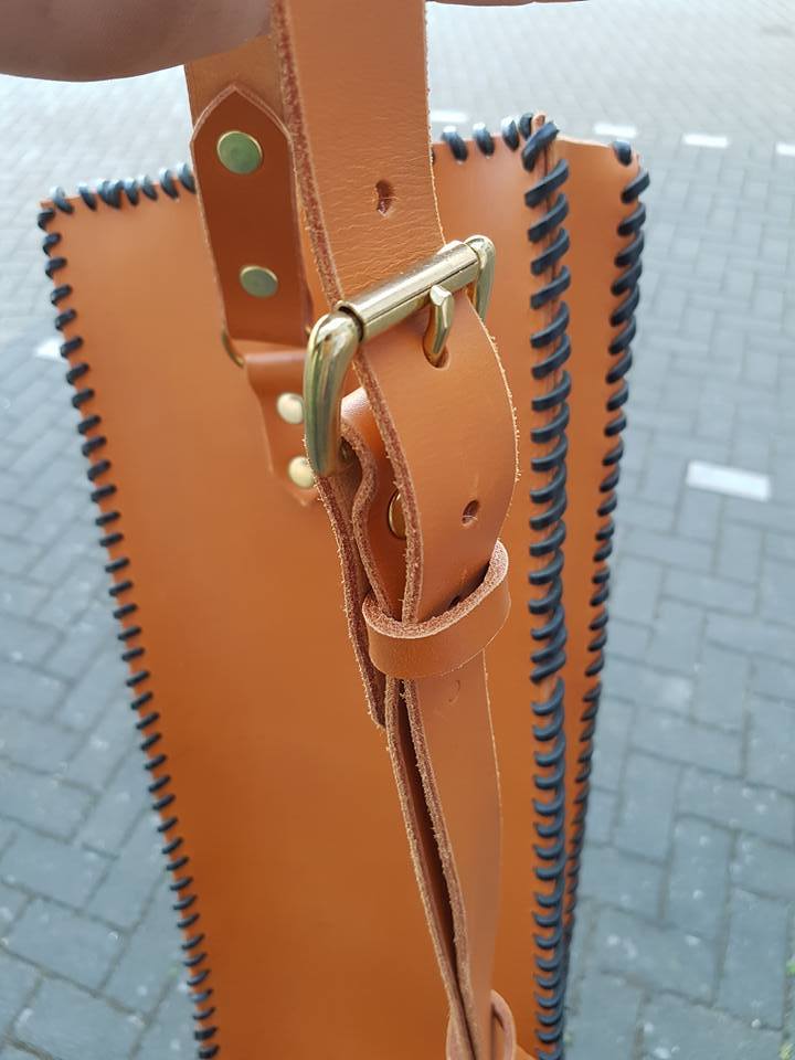 BACK QUIVER CLASSIC FLYNN STYLE ROBIN HOOD-Quiver-Fairbow-Left-Light-Fairbow