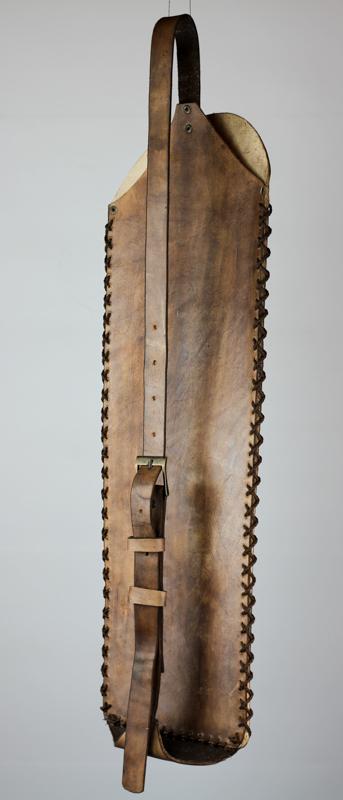 BACK QUIVER WITH NATIVE AMERICAN CARVING (ADW) 1-Quiver-Fairbow-Fairbow